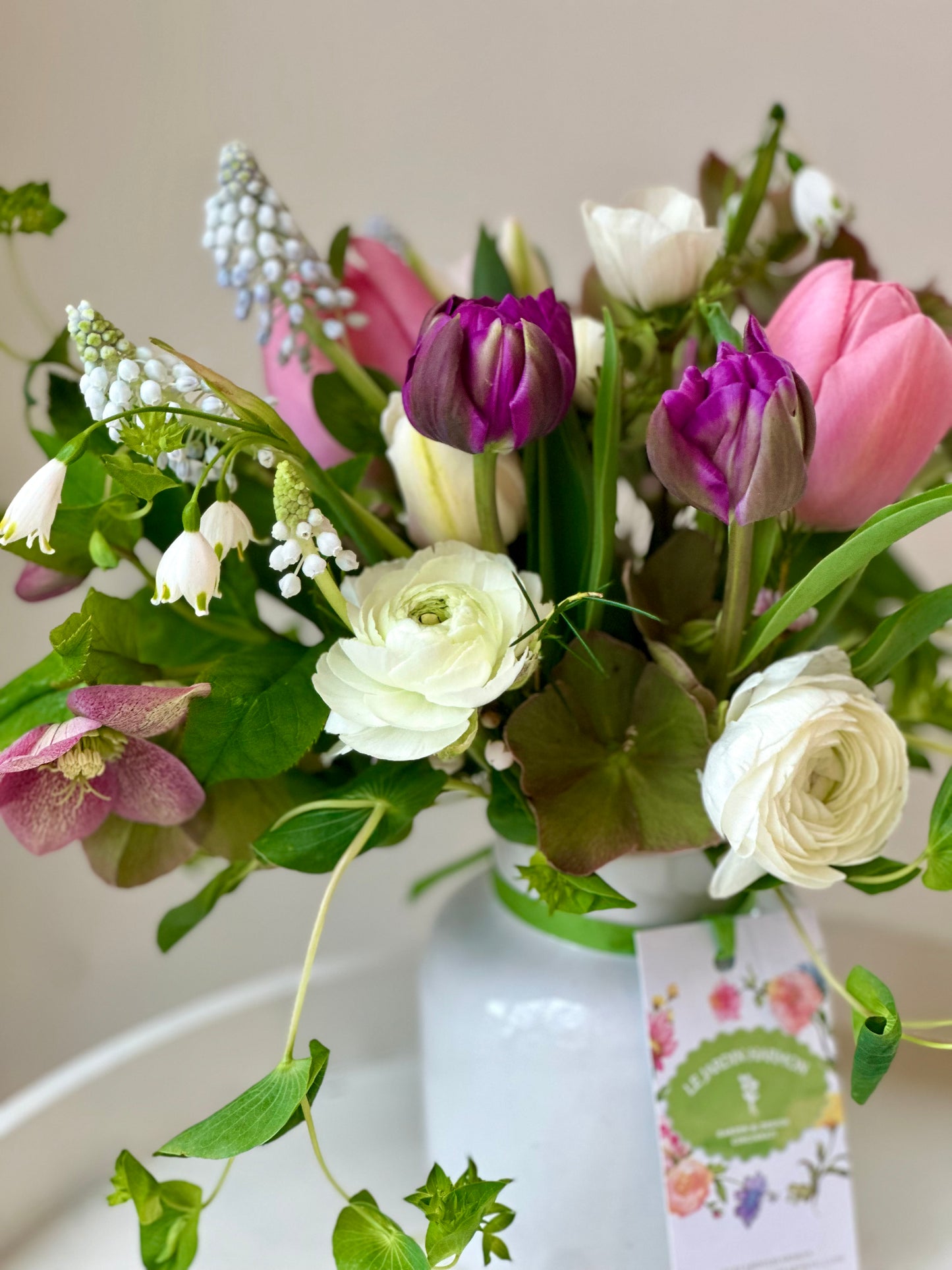 "The Classic" Seasonal Vase Arrangement