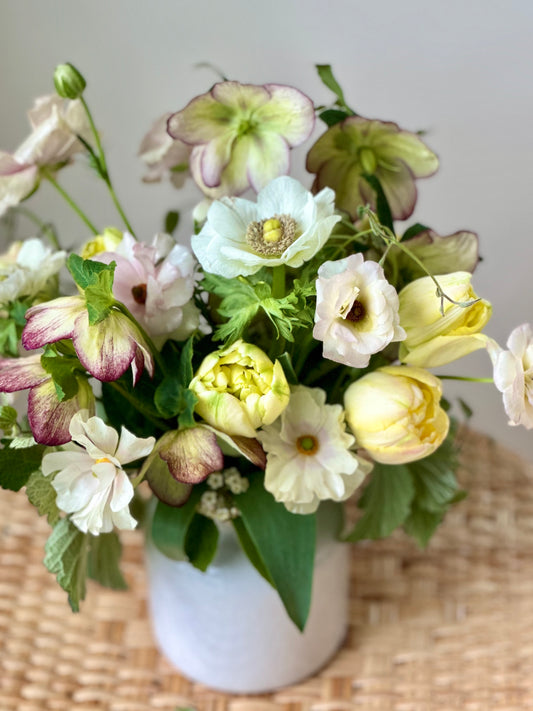 "The Classic" Seasonal Vase Arrangement